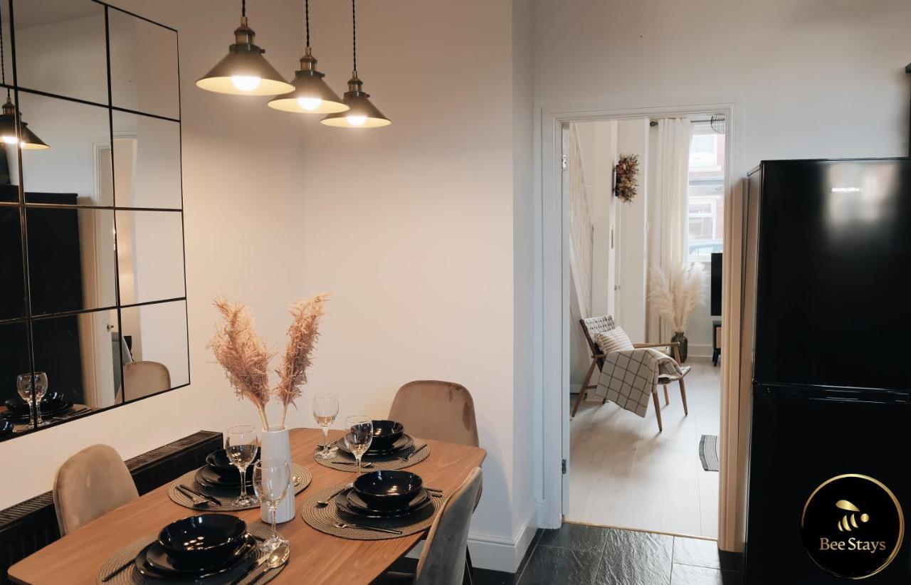 Bee Stays - Pickmere House Warrington Extérieur photo