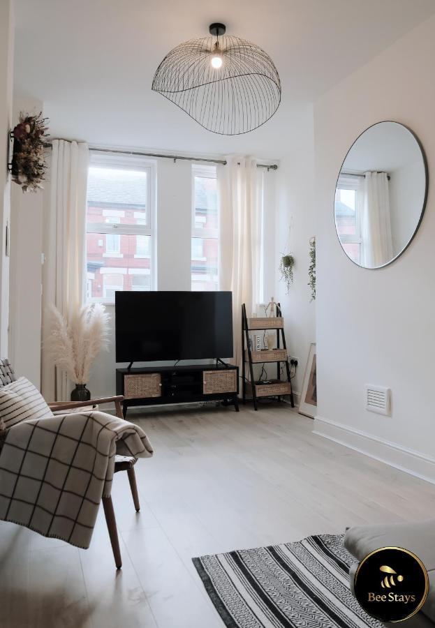 Bee Stays - Pickmere House Warrington Extérieur photo