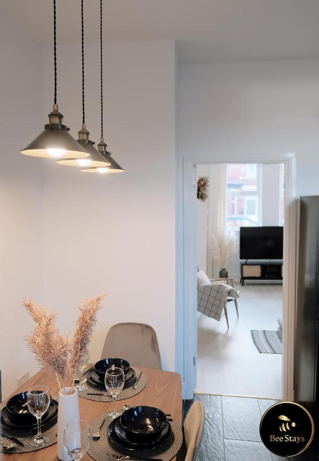 Bee Stays - Pickmere House Warrington Extérieur photo
