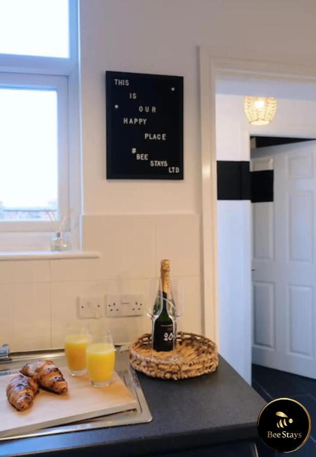 Bee Stays - Pickmere House Warrington Extérieur photo