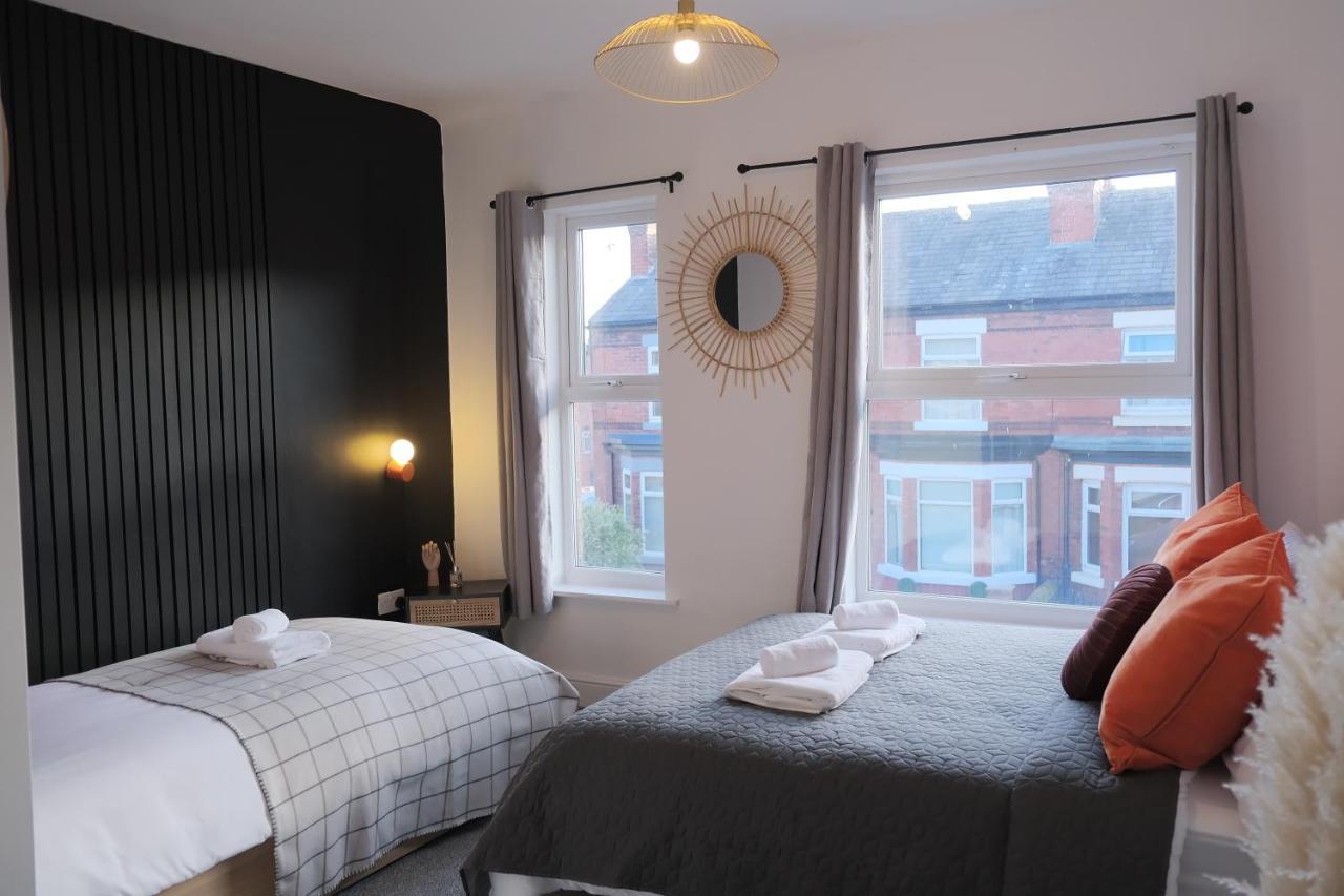 Bee Stays - Pickmere House Warrington Extérieur photo